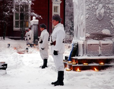 Jouluaaton kunniavartiolla on pitkät perinteet. Kuva: Kuortaneen Reserviupseerikerho.